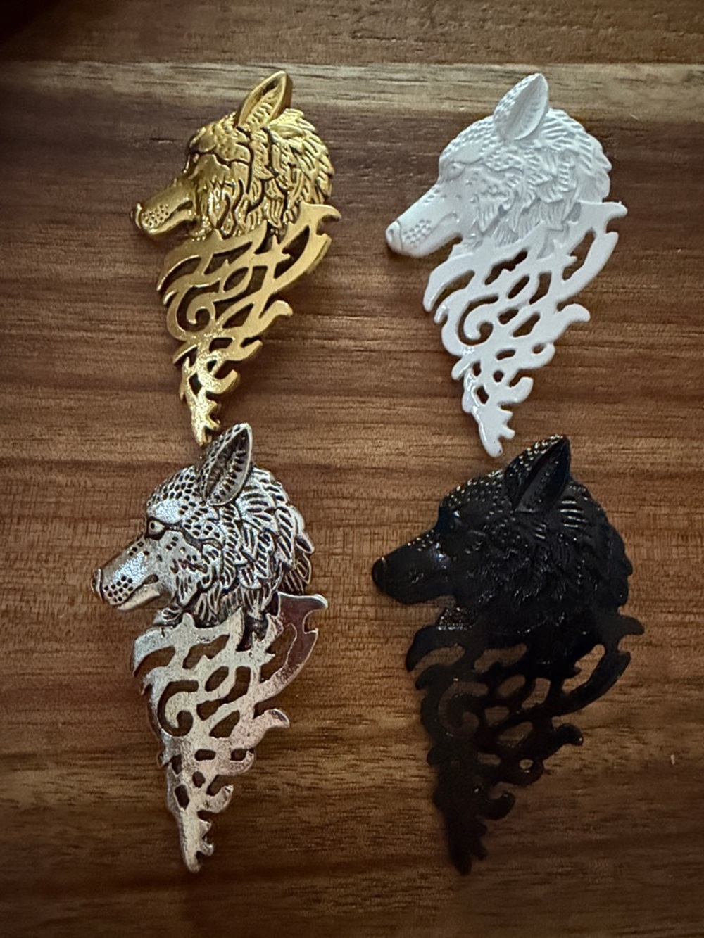 Game of Thrones Wolf Brooch/pin, pick Color: Gold, White, Silver, or Black